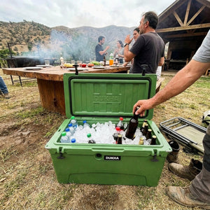 Hard Cooler DUKHA 75QT, en terreno
