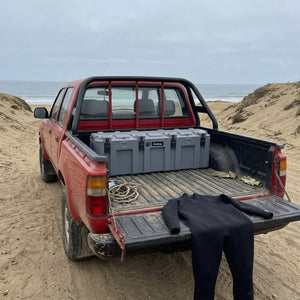 Hard Case DUKHA 175L, tamaño real en la tolva de una pickup