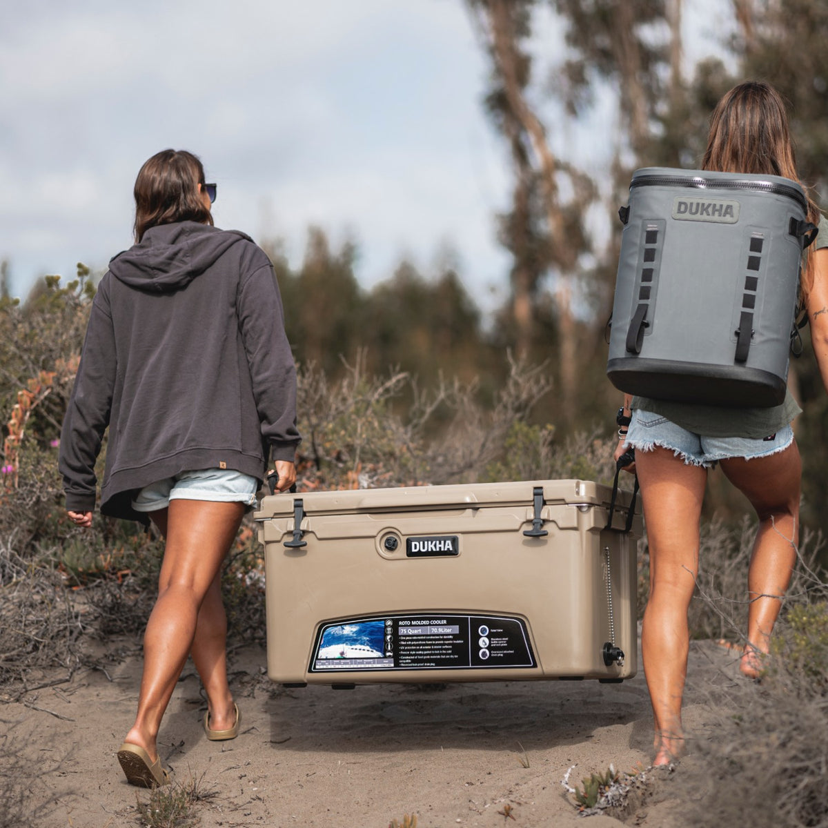 Hard Cooler DUKHA 75QT, en terreno