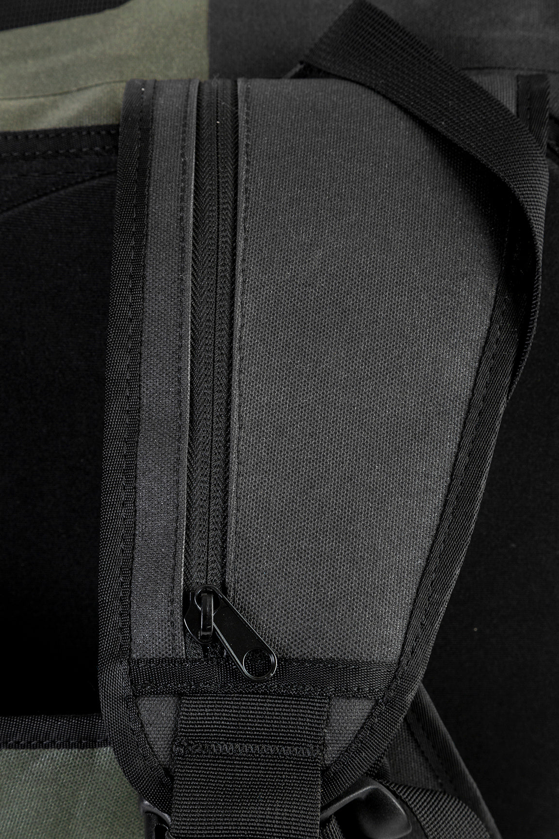 Mochila Daily Waterproof 35L Dukha Green/Black EXHIBICIÓN