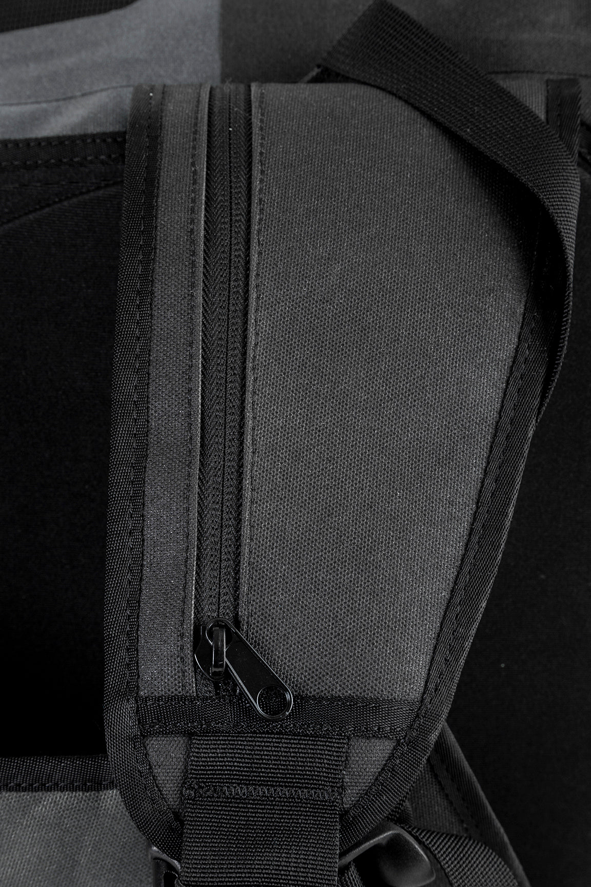 Mochila Daily Waterproof 35L Dukha Grey/Black