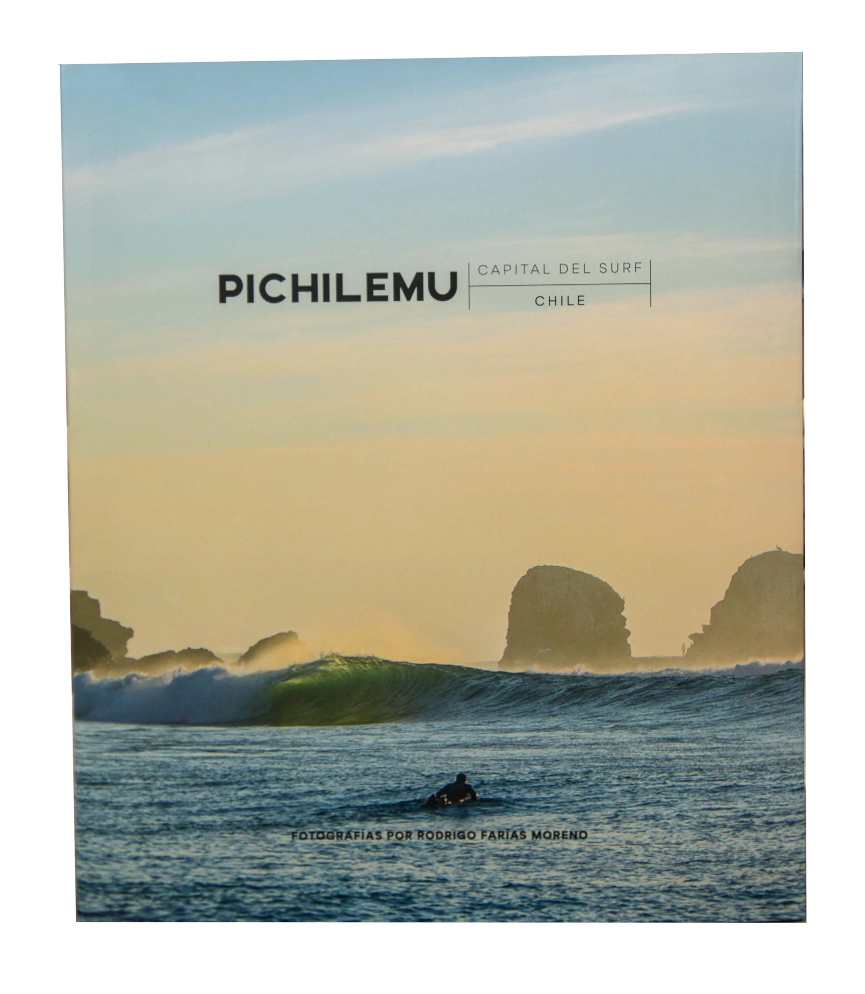 Libro "Pichilemu Capital del Surf"